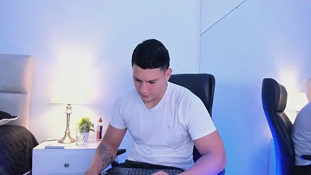 Chriss Diamond online show from June 2026 08:54:01 PM