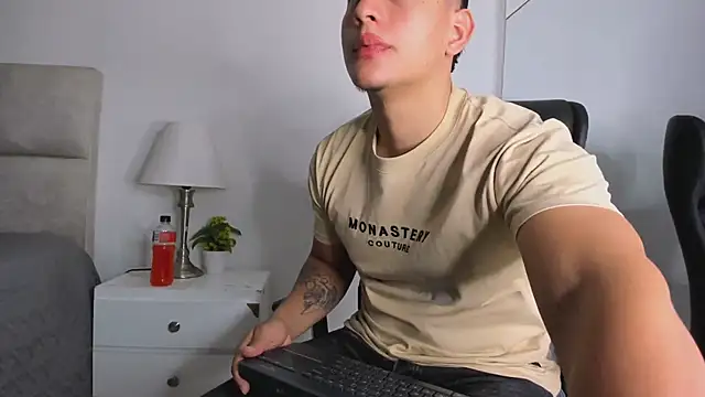 Chriss Diamond online show from June 2026 08:04:01 PM