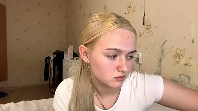 Sophia Blonde online show from April 2026 04:37:02 PM