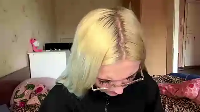 Sophia Blonde online show from May 2026 03:17:02 PM