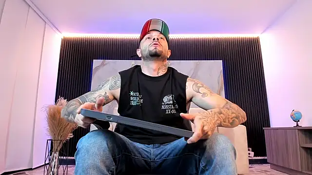 NICK OWEEN26 online show from March 2026 11:33:01 PM