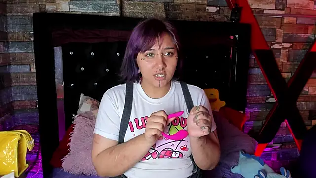 Snapshot of fresa_Wafflera chatting on June 2026 03:42:01 AM fresa Wafflera online show from June 2026 03:42:01 AM