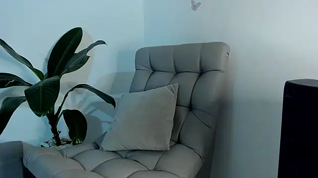 Snapshot of DakotaStills_ chatting on April 2026 10:41:02 AM DakotaStills online show from April 2026 10:41:02 AM