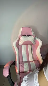 Snapshot of alexandra_x_ chatting on April 2026 10:51:01 PM alexandra x online show from April 2026 10:51:01 PM