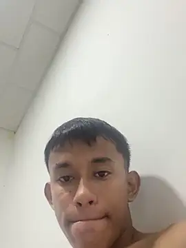 Snapshot of io_skay chatting on April 2026 10:59:02 PM io skay online show from April 2026 10:59:02 PM