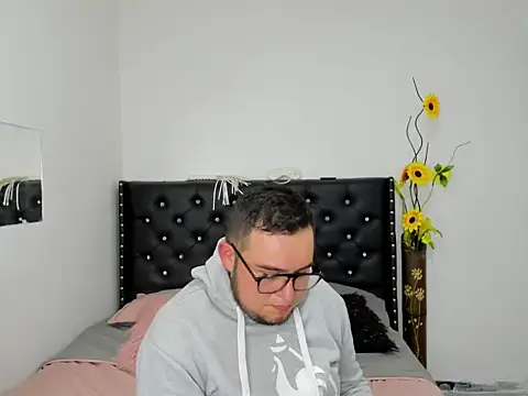 Snapshot of Xavier_Blaze chatting on March 2026 08:37:01 PM Xavier Blaze online show from March 2026 08:37:01 PM