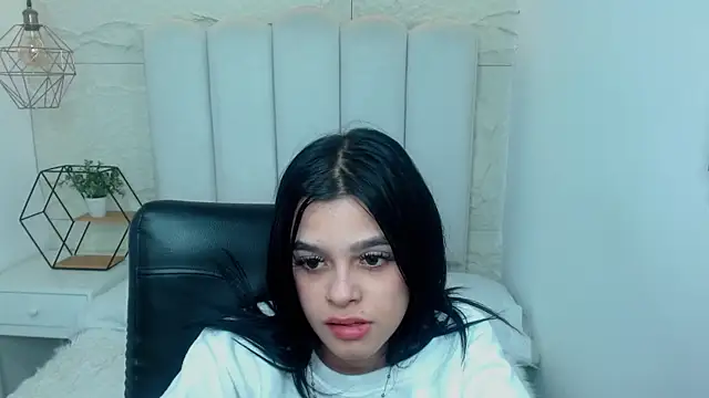 mia velvetk online show from May 2026 08:01:01 AM