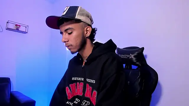 Snapshot of Red_4KT chatting on March 2026 09:43:01 PM Red 4KT online show from March 2026 09:43:01 PM