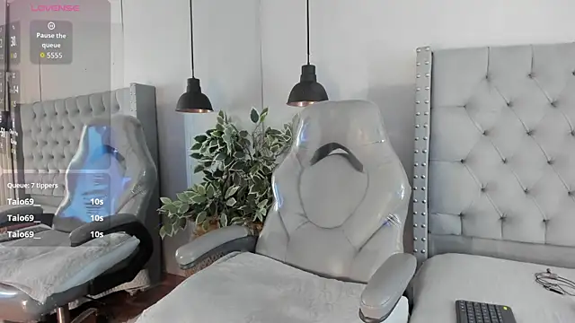 Snapshot of ivy_leee chatting on June 2026 01:28:02 AM ivy leee online show from June 2026 01:28:02 AM