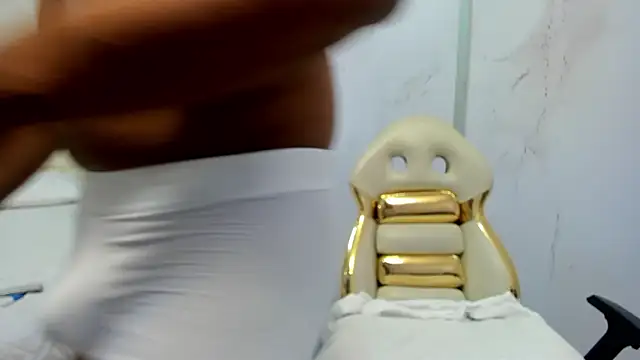 Snapshot of Andeuw__ chatting on March 2026 02:33:02 AM Andeuw online show from March 2026 02:33:02 AM