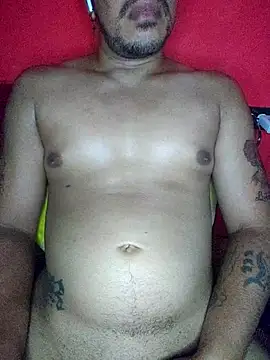 Snapshot of El-Unico13 chatting on April 2026 05:52:01 AM El-Unico13 online show from April 2026 05:52:01 AM