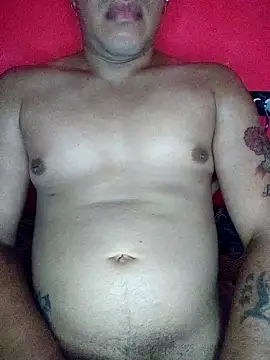 Snapshot of El-Unico13 chatting on April 2026 11:21:03 PM El-Unico13 online show from April 2026 11:21:03 PM