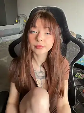 Snapshot of tiny_dreamer chatting on April 2026 09:51:02 AM tiny dreamer online show from April 2026 09:51:02 AM