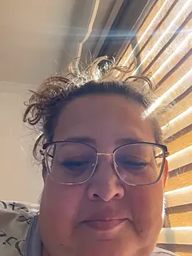 Snapshot of Martinacurvy_ chatting on May 2026 08:26:01 PM Martinacurvy online show from May 2026 08:26:01 PM