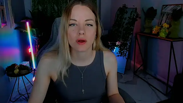 VireliaMoonfall online show from June 2026 06:49:01 AM