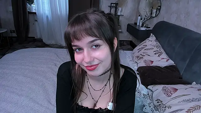 Snapshot of LaelIvie chatting on April 2026 08:24:01 AM LaelIvie online show from April 2026 08:24:01 AM