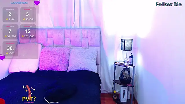 CharlottLee online show from May 2026 01:13:01 AM