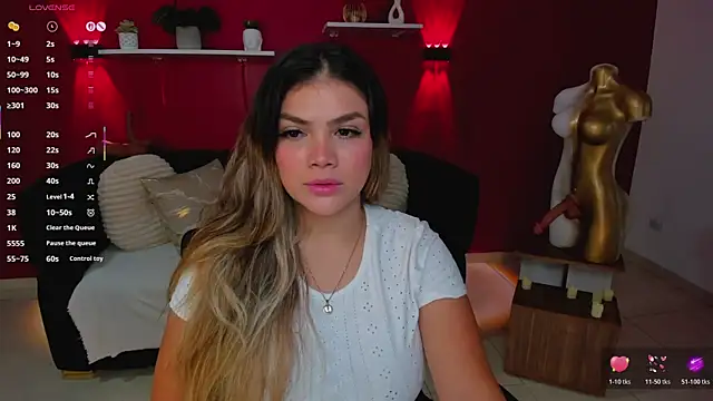 Snapshot of Sofia_Velvetx chatting on May 2026 02:44:02 PM Sofia Velvetx online show from May 2026 02:44:02 PM
