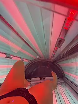 LolaSkyee online show from April 2026 07:14:01 PM