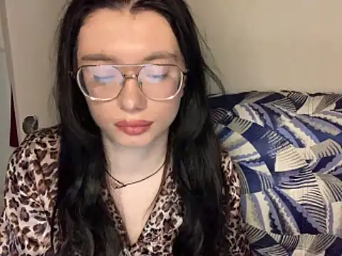 Snapshot of Baby-On-Fire chatting on April 2026 06:27:01 PM Baby-On-Fire online show from April 2026 06:27:01 PM