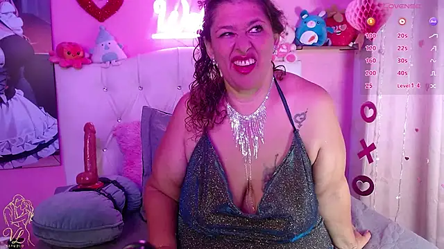 Snapshot of SALAMANDRA_FRANCO chatting on May 2026 08:40:02 PM SALAMANDRA FRANCO online show from May 2026 08:40:02 PM