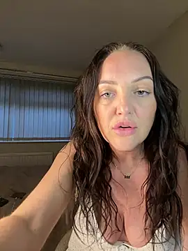 Snapshot of Ladyluxee chatting on May 2026 07:30:02 PM Ladyluxee online show from May 2026 07:30:02 PM
