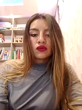 Snapshot of megann_glow chatting on May 2026 05:01:02 AM megann glow online show from May 2026 05:01:02 AM