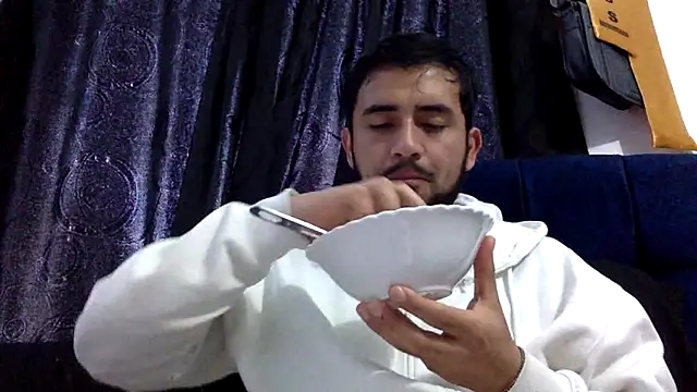 Snapshot of derek_smiith chatting on June 2026 10:12:01 PM derek smiith online show from June 2026 10:12:01 PM