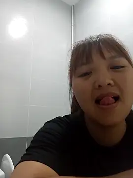 Emm-a- online show from April 2026 01:38:01 AM