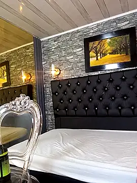  Carolyn online show from April 2026 04:04:01 PM