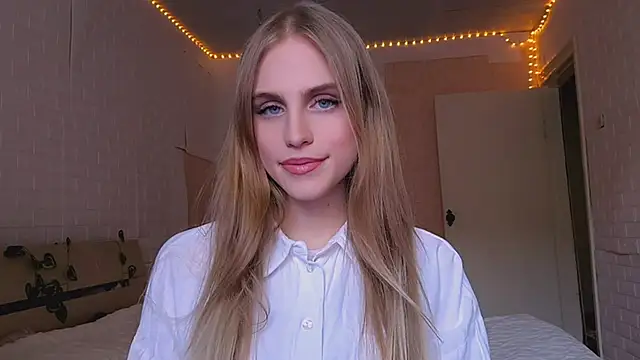 EveCoutch online show from March 2026 12:05:02 PM