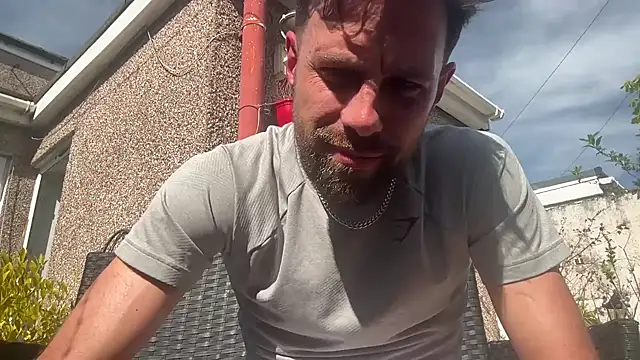 Snapshot of DaveRoyale chatting on April 2026 02:06:02 PM DaveRoyale online show from April 2026 02:06:02 PM