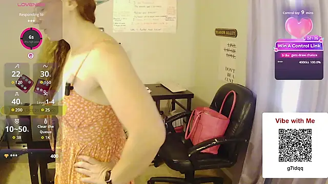 Snapshot of RoxyRedXO12 chatting on May 2026 07:33:01 PM RoxyRedXO12 online show from May 2026 07:33:01 PM