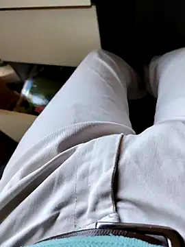 Snapshot of VarsetilJuli chatting on April 2026 10:45:02 AM VarsetilJuli online show from April 2026 10:45:02 AM