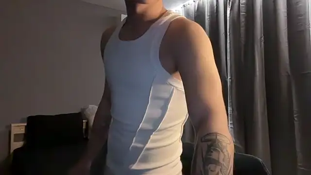 MaxWoolf online show from April 2026 01:52:02 PM