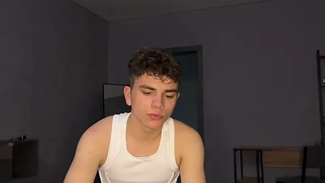 MaxWoolf online show from May 2026 02:44:02 PM