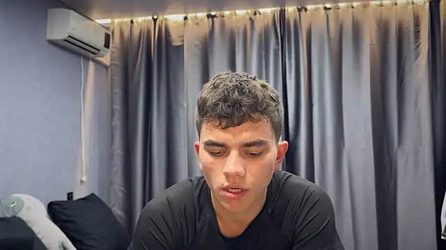 MaxWoolf online show from June 2026 03:36:01 PM