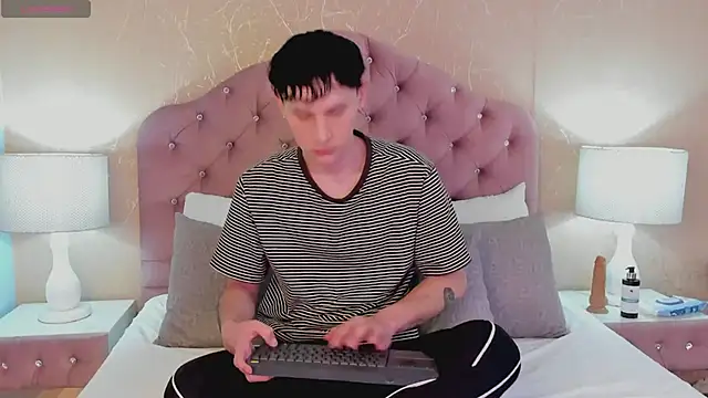 Snapshot of LephyStar chatting on June 2026 11:18:01 PM LephyStar online show from June 2026 11:18:01 PM