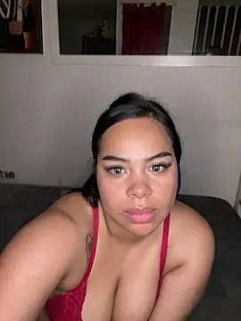lunaa love online show from May 2026 11:01:04 PM