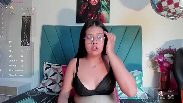 Snapshot of Valeryth_wish chatting on April 2026 08:20:02 PM Valeryth wish online show from April 2026 08:20:02 PM