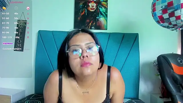 Snapshot of Valeryth_wish chatting on April 2026 08:13:02 PM Valeryth wish online show from April 2026 08:13:02 PM