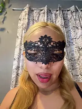 Snapshot of Maddyloveee chatting on May 2026 01:03:02 AM Maddyloveee online show from May 2026 01:03:02 AM