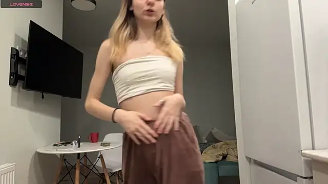 Peachy keens online show from April 2026 05:43:02 PM