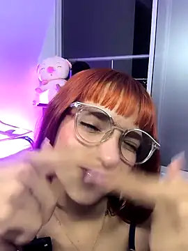 Snapshot of Chloee_Reed chatting on April 2026 06:19:01 AM Chloee Reed online show from April 2026 06:19:01 AM
