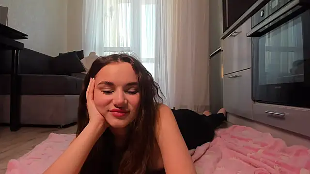 AlinaLuxxx online show from May 2026 06:18:01 AM