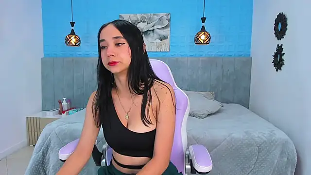 Snapshot of anny_little_01 chatting on May 2026 03:35:02 AM anny little 01 online show from May 2026 03:35:02 AM