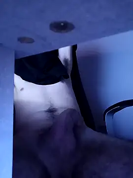 raaul737 online show from April 2026 09:04:02 PM