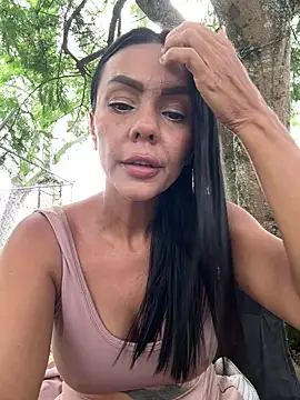 Snapshot of SofiParma chatting on April 2026 07:39:02 PM SofiParma online show from April 2026 07:39:02 PM