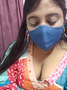 Snapshot of Tami-sonia chatting on April 2026 01:44:01 PM Tami-sonia online show from April 2026 01:44:01 PM