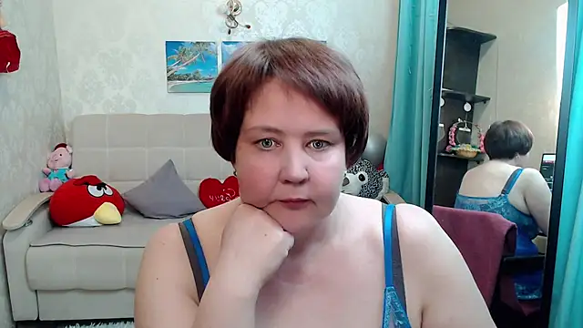 QUEEN02030 online show from April 2026 03:15:01 PM
